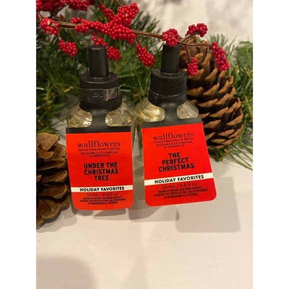 Bath & Body Works Christmas Holiday 2 New Wallflowers - Picture 1 of 6
